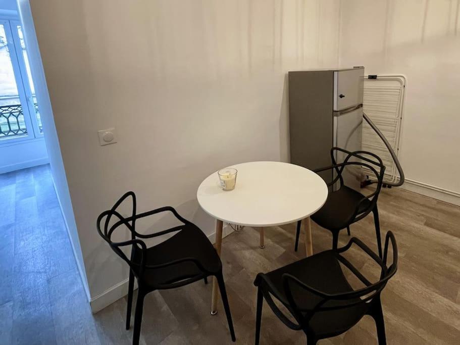 1Br Et Canape Lit Dans Le Salon Apartman Párizs Kültér fotó