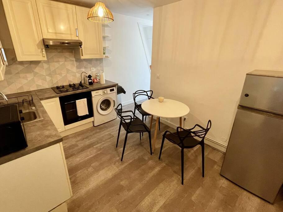 1Br Et Canape Lit Dans Le Salon Apartman Párizs Kültér fotó